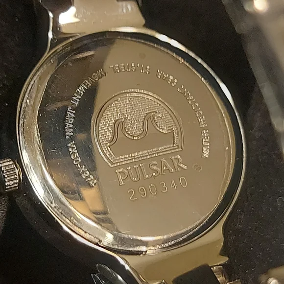 Older Pulsar Watch With Case Untested - Picture 12 of 15